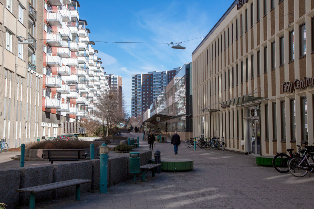 Fotografi. Gata i centrumbebyggelse.